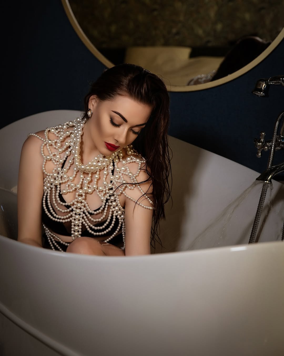 The Pearlcrest Luxury Necklace: A Timeless Statement