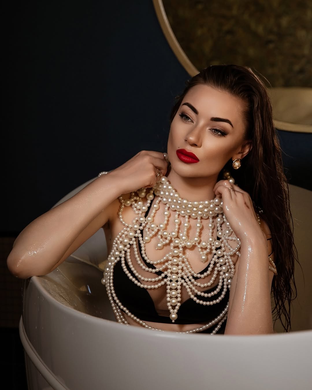 The Pearlcrest Luxury Necklace: A Timeless Statement