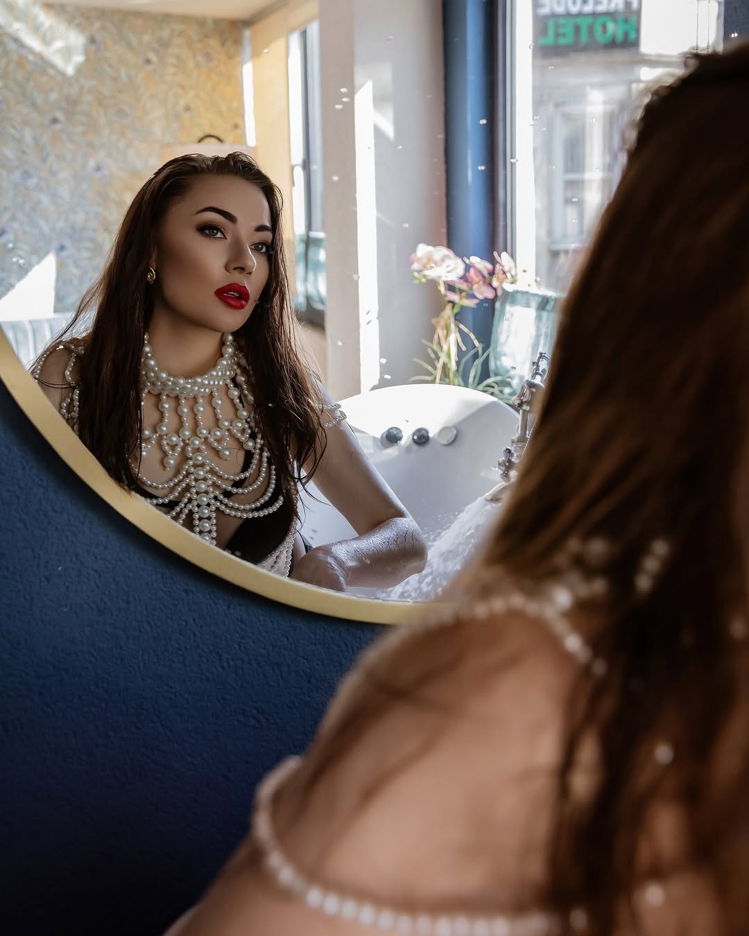 The Pearlcrest Luxury Necklace: A Timeless Statement
