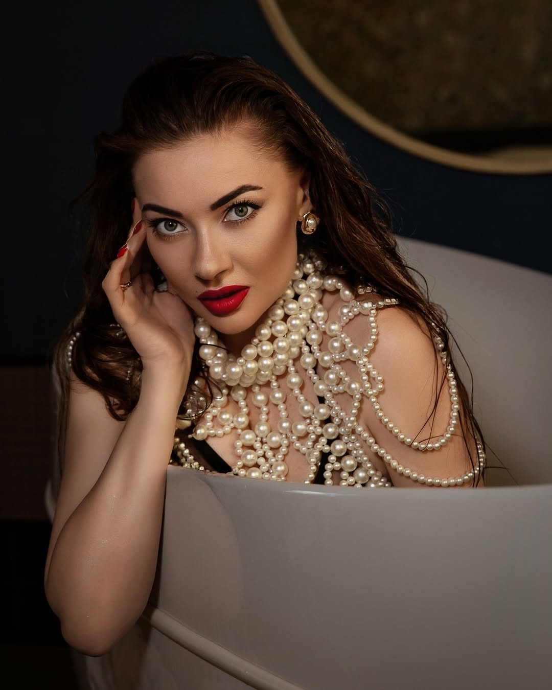 The Pearlcrest Luxury Necklace: A Timeless Statement