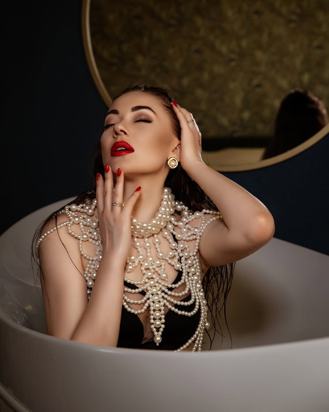 The Pearlcrest Luxury Necklace: A Timeless Statement
