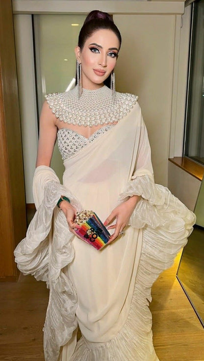 The Pearl Drape Collar – A Statement of Modern Elegance