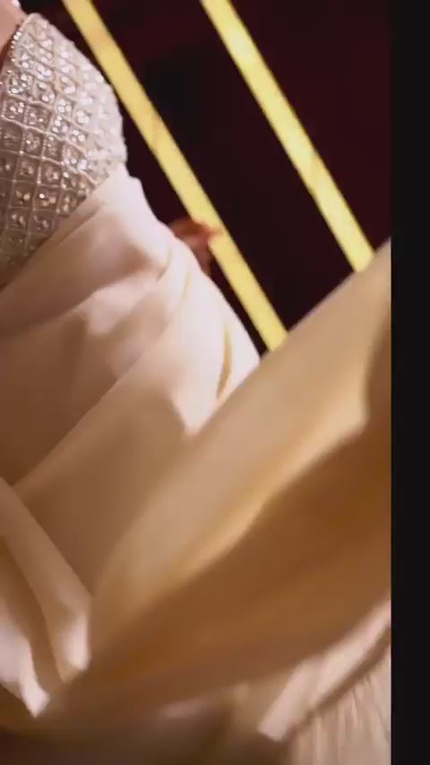 The Pearl Drape Collar – A Statement of Modern Elegance